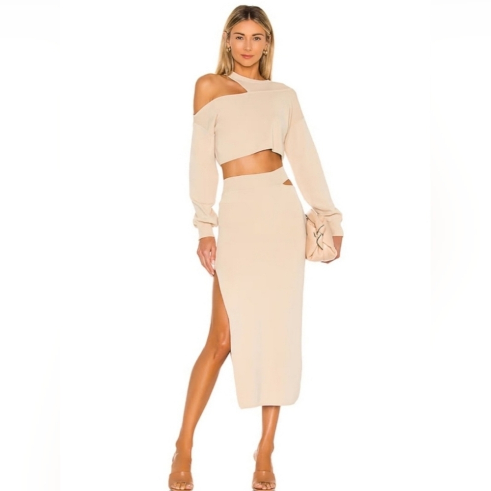 🆕️ 🖤Michael Costello x Revolve🖤 - Assymetrical Dolman Sweater & Midi Skirt